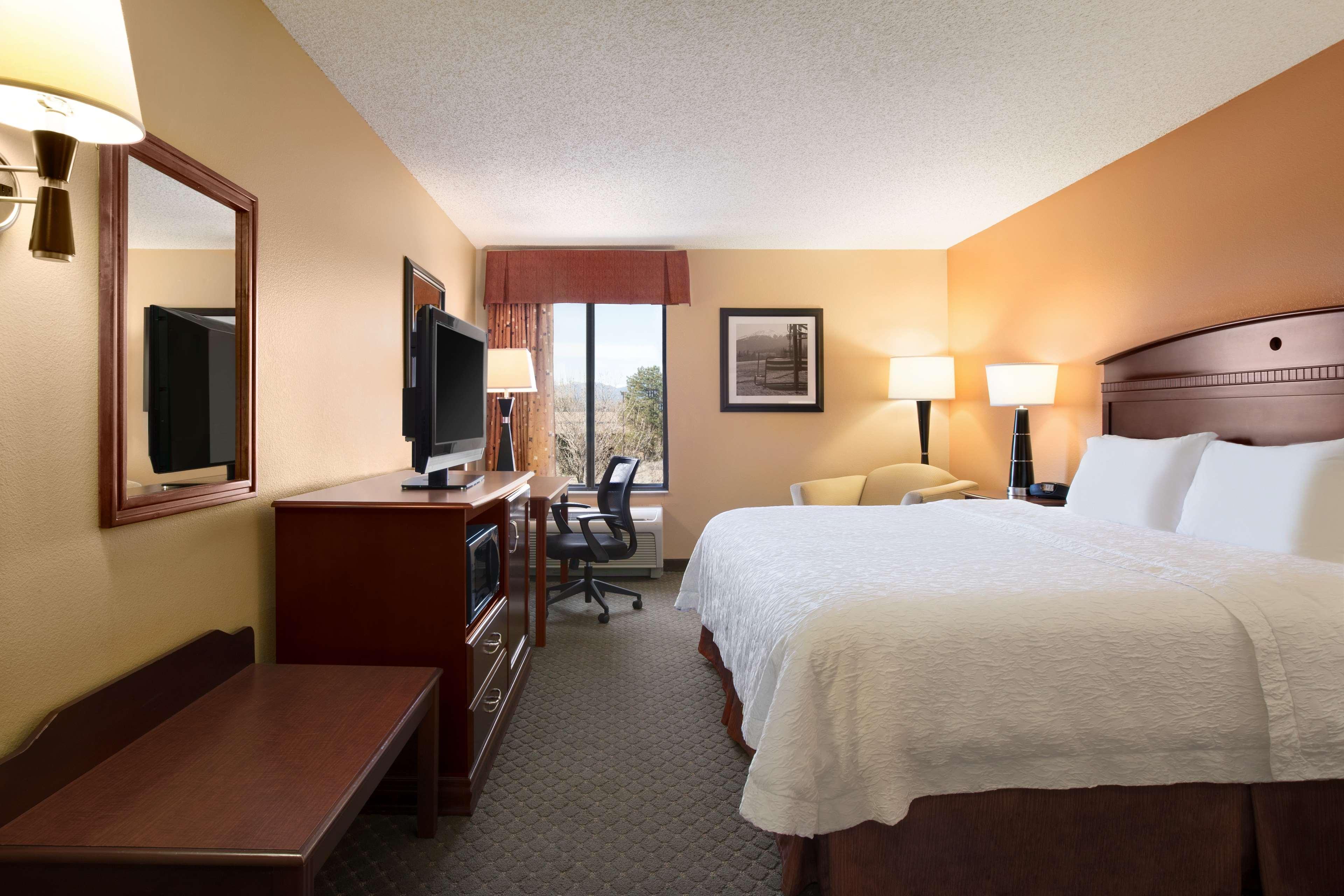Hampton Inn Лонгмонт Экстерьер фото