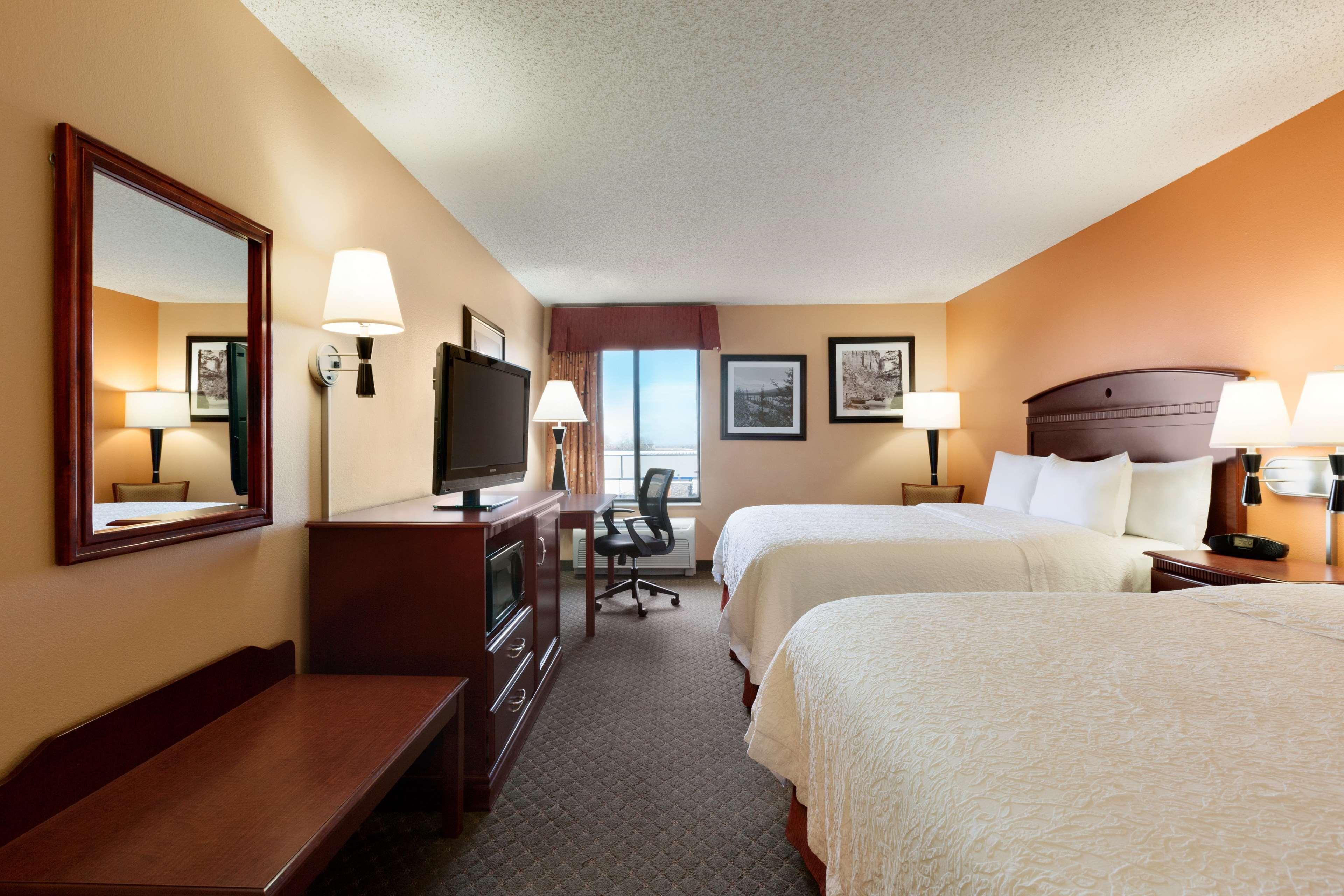 Hampton Inn Лонгмонт Экстерьер фото