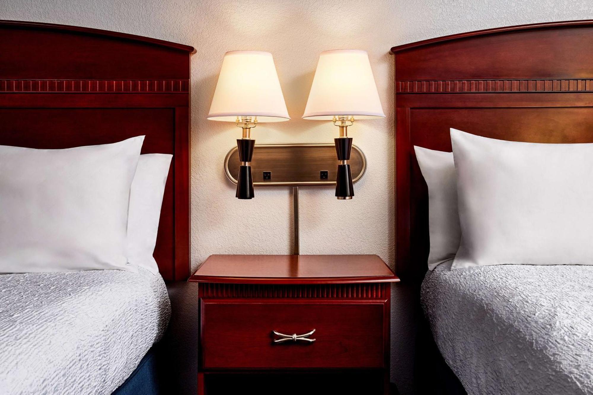 Hampton Inn Лонгмонт Экстерьер фото