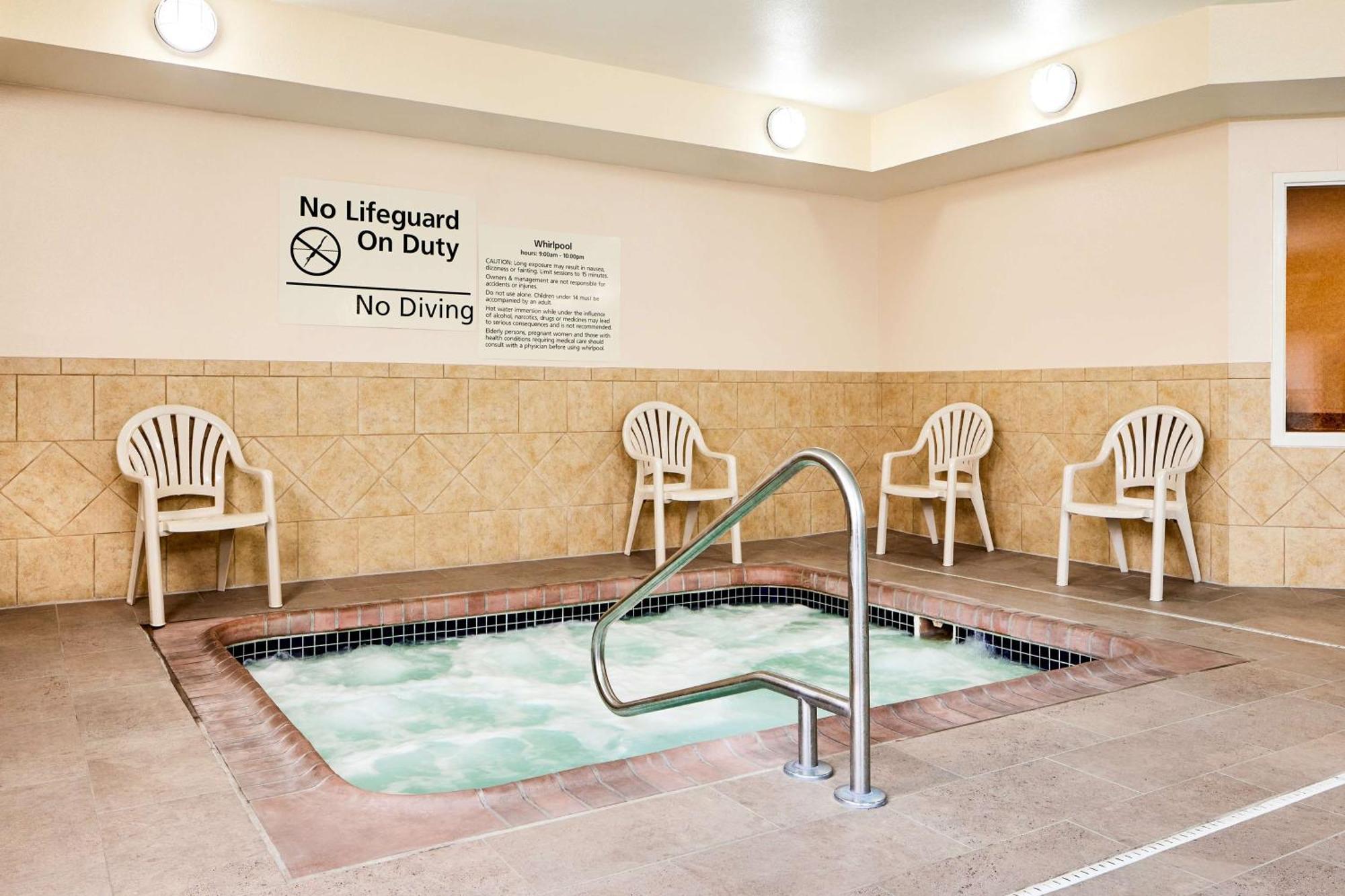 Hampton Inn Лонгмонт Экстерьер фото