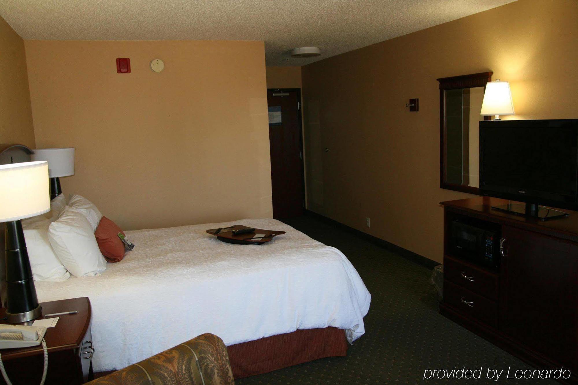 Hampton Inn Лонгмонт Номер фото